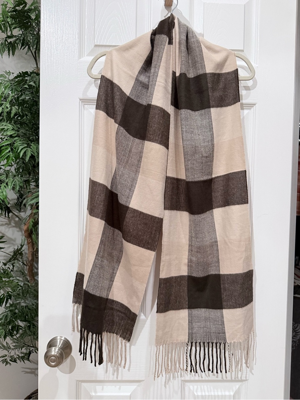 100% Cashmere Scarf Made in Scotland Plaid Buffalo Check Fringe Wrap